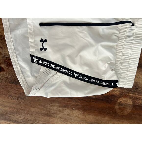 Under Armour Women's White Black Project Rock Woven Shorts Size Small - Picture 5 of 8
